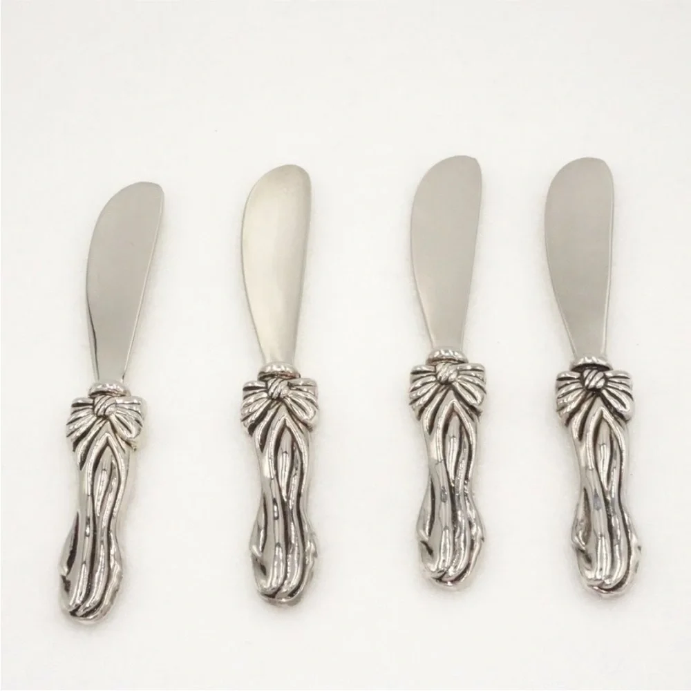 NWT International Silver Company Set of 4 Spreader Knives Silver Plated Vintage